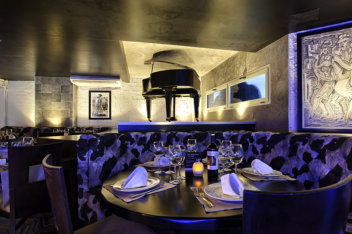 Dinner with entertainment, combo butler or bunny + stripper